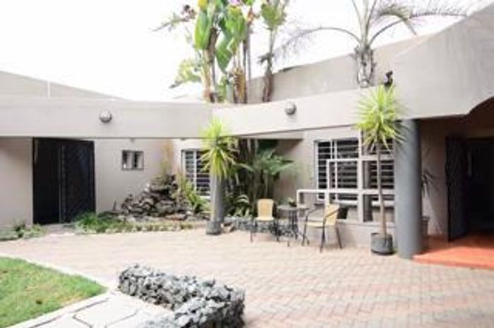 Weltevreden House To Rent: Spacious layout, garden, and convenient access to amenities.