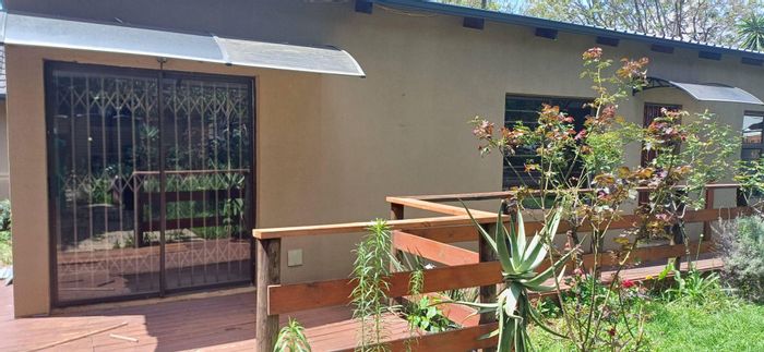 Property #2434862, Cottage Rental Monthly in Meyerspark