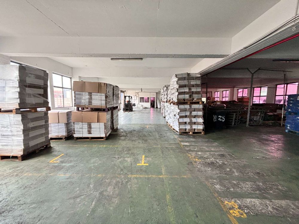 Ground floor warehouse