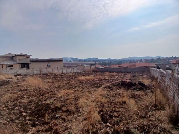 Vacant Land Residential for Sale in Shalimar Ridge – Zoning for multiple dwellings.