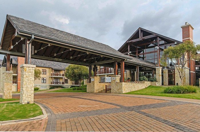 To Rent: 2-Bedroom Apartment in Waterfall Hills Mature Lifestyle Estate with extensive amenities.