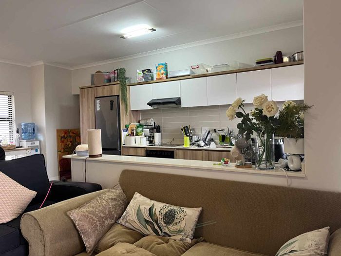 To Rent: 2-Bedroom Apartment in Ballito Central with Lifestyle Centre and Security.