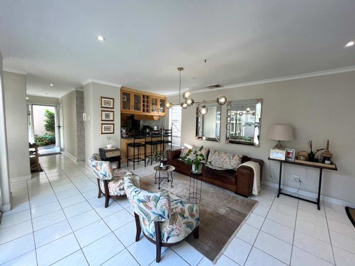 Umgeni Park Townhouse To Rent: 3 beds, private pool, pet-friendly, secure living.