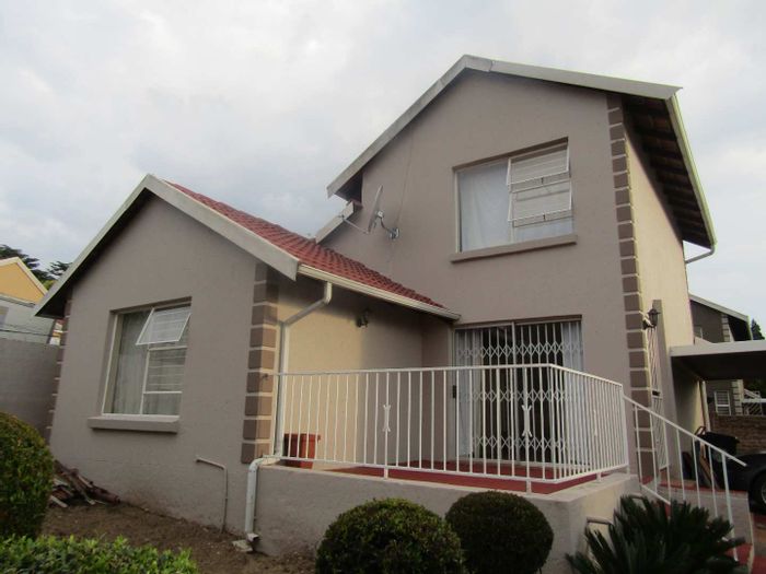 Property #1930504, Cluster pending sale in Buccleuch