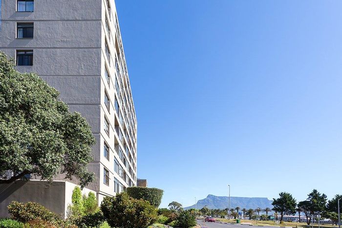 For Sale: Milnerton Central Apartment with garage, Air B&B allowed, great views.