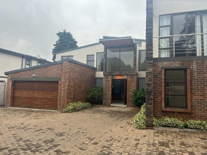 For Sale: Luxurious 5-Bedroom Cluster in Bedfordview Central with Pool and Security.