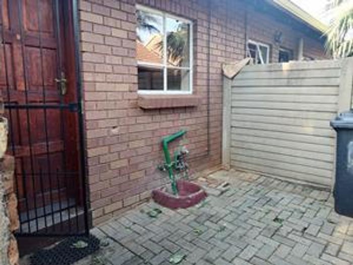 Property #2151445, Townhouse for sale in The Orchards