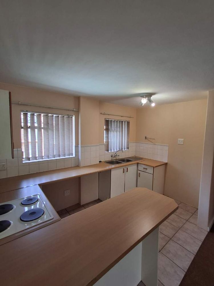 Fitted Kitchen with space for dishwasher or washing machine