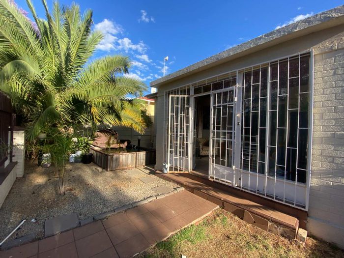 House to Rent in Krugersdorp Central: Spacious, pet-friendly with entertainment areas.