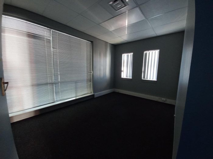 Spacious Office to Rent in Newton Park – Adaptable Layout & Secure Parking Available!