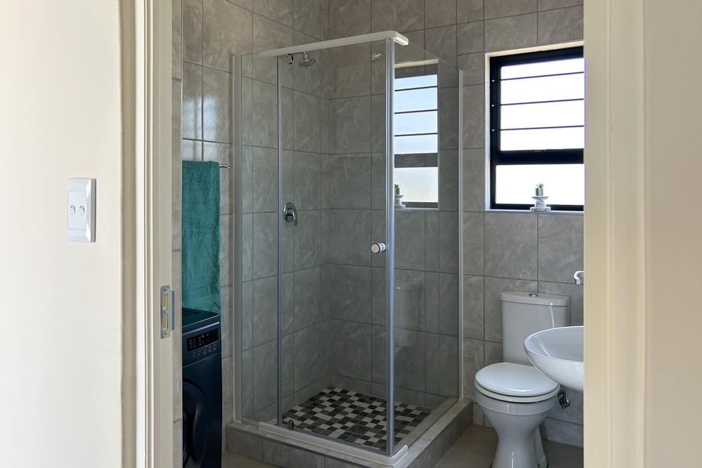 2nd Family bathroom.