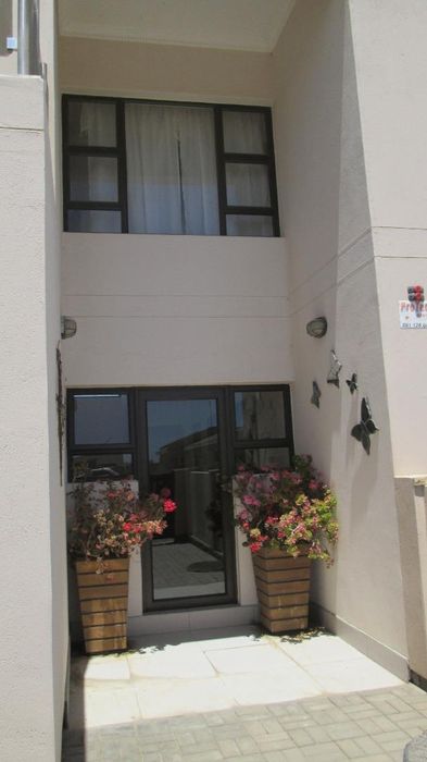 Spacious Family Home in Swakopmund Ext 9 with Garages and Garden!