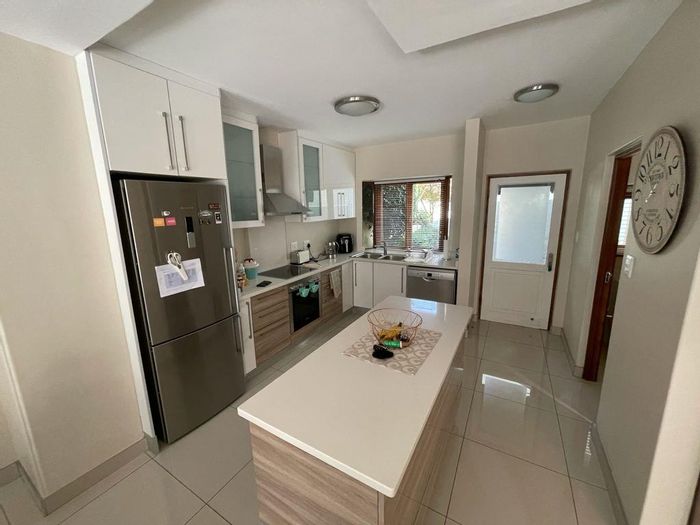 Property #2203564, Townhouse rental monthly in Illovo
