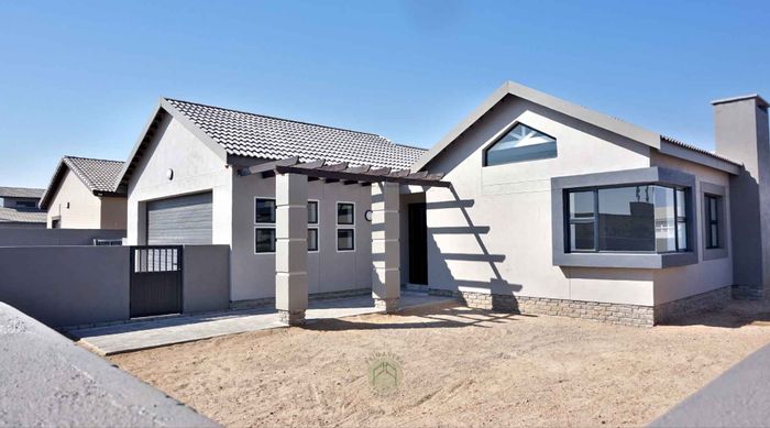 Ocean View House For Sale: 3 beds, open-plan living, double garage, spacious yard.