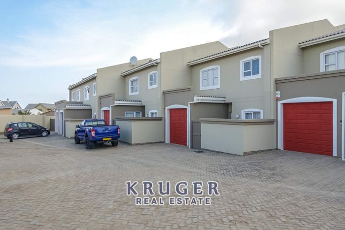 Property #2185827, Townhouse for sale in Mile 4