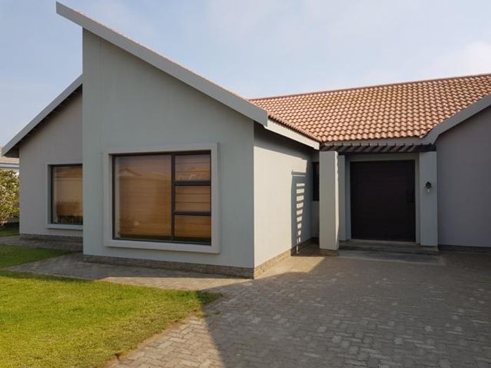 House for Sale in Swakopmund Ext 9: 3 bedrooms, garden, indoor BBQ, double garage.