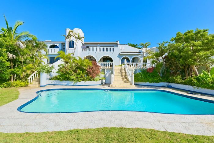 House To Rent in Umhlanga Rocks Central: Sea views, pool, staff accommodation, garage.