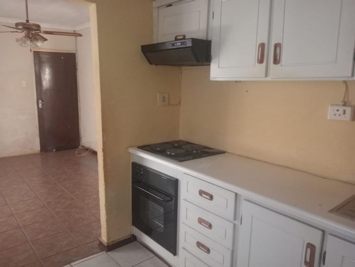Property #2264155, House rental monthly in Katlehong