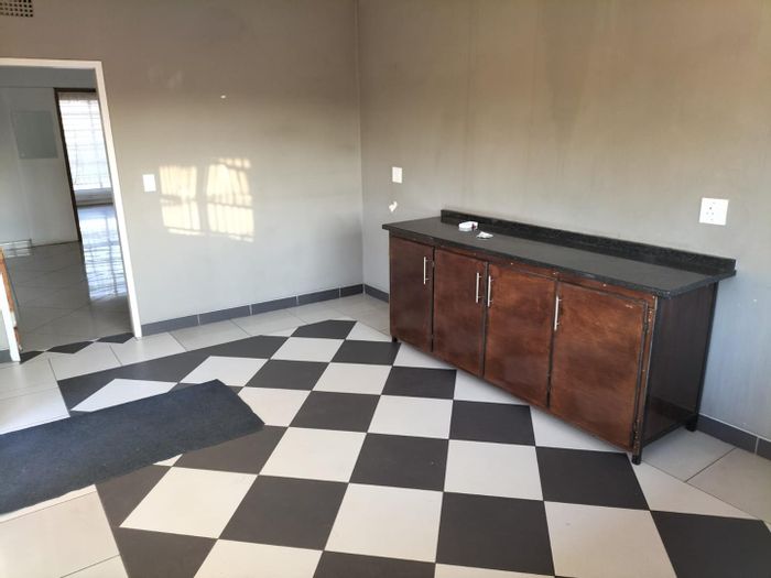 Property #2269296, Apartment rental monthly in Actonville Ext 4