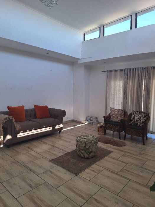 For Sale: House in Elisenheim with 5 bedrooms, 4 bathrooms, and Braai stoep.