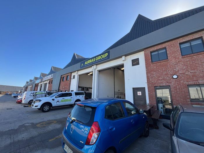 Industrial Warehouse To Rent in Rivergate with roller shutter access and three-phase power.