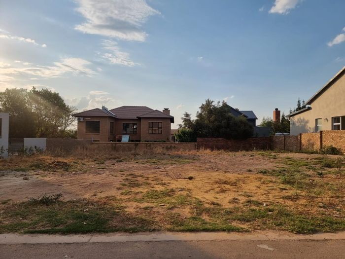 Property #2388874, Vacant Land Residential For Sale in Bronberg