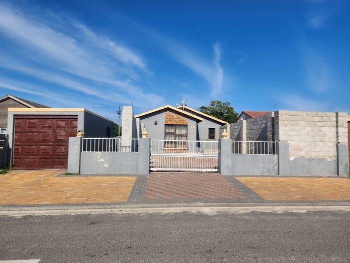3-Bedroom House For Sale in Khayelitsha Central with Business Potential and Parking.