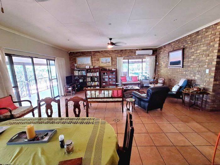 Leeupoort Central House - For Sale: Spacious, modern retreat with stunning bushveld views.