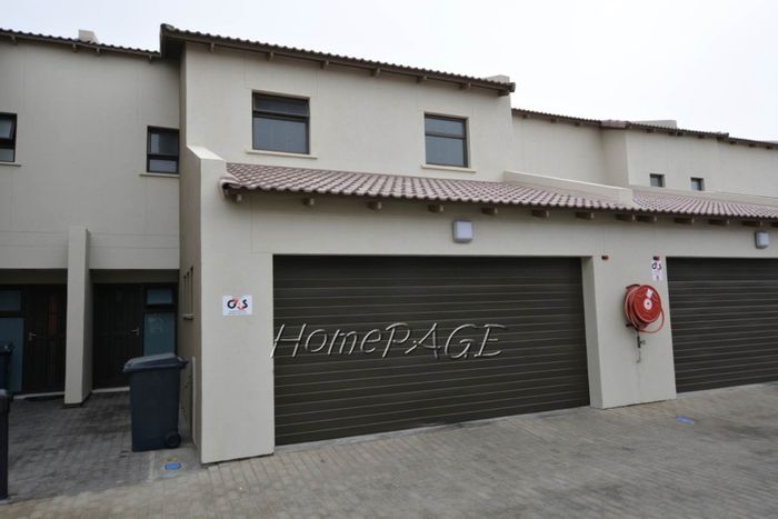 Property #1129354, Townhouse for sale in Fairways Estate