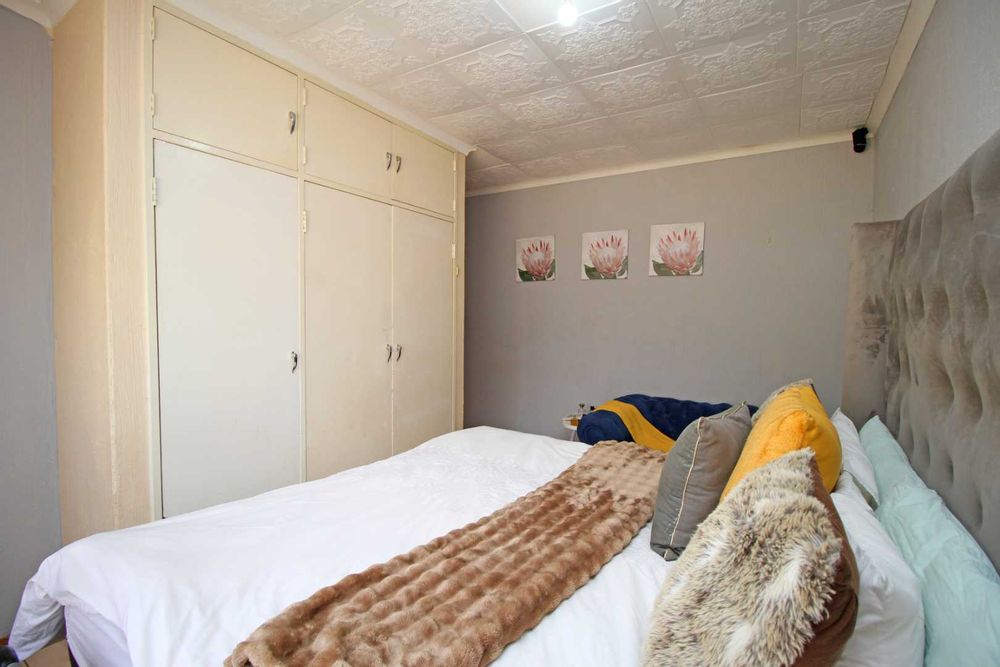 Bedroom 4 : Family Bedroom / Guest Bedroom