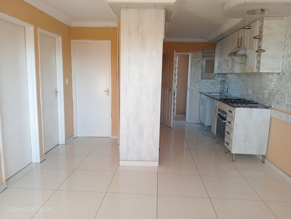 Modern 2 Bedroom First Floor Unit in Kleynbosch For Sale in Birch Acres, Kempton Park