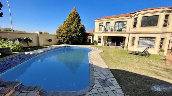 Double Story House for Sale Near UFS Medical Gate with Pool and Braai Lapa