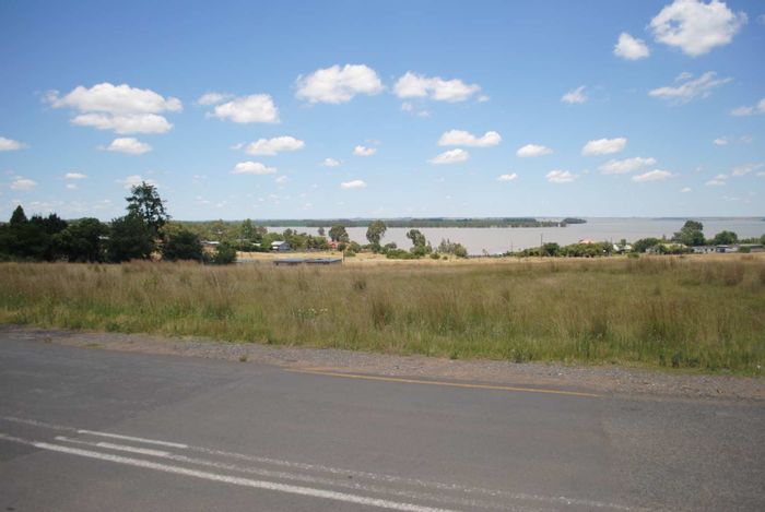 Vacant Land Residential For Sale in Oranjeville Central - 2701 m² for your dream home.