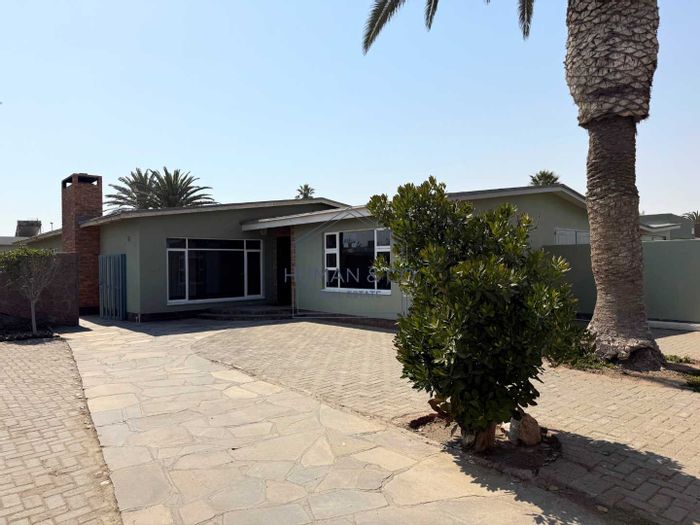 Property #2400941, House Pending Sale in Meersig