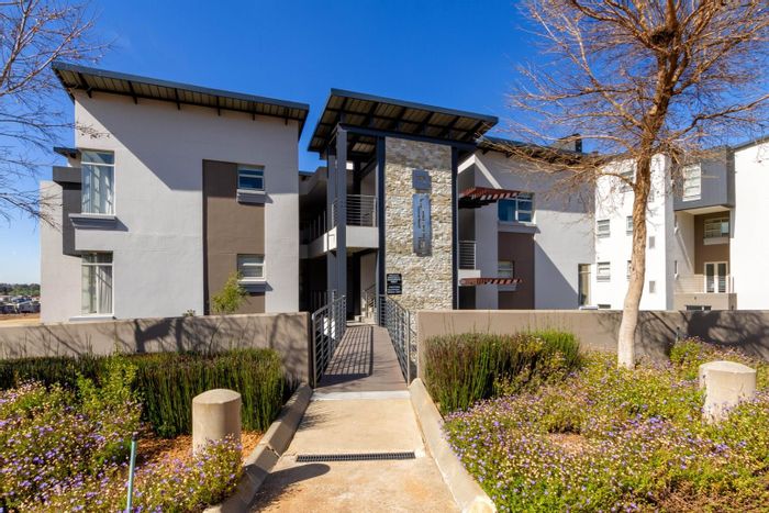 Ebotse Golf And Country Estate Apartment To Rent: 2 Bedrooms, Double Garage, Fiber Ready.