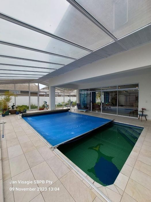 Vineta House For Sale: 4 beds, pool, sauna, near beach and town center.