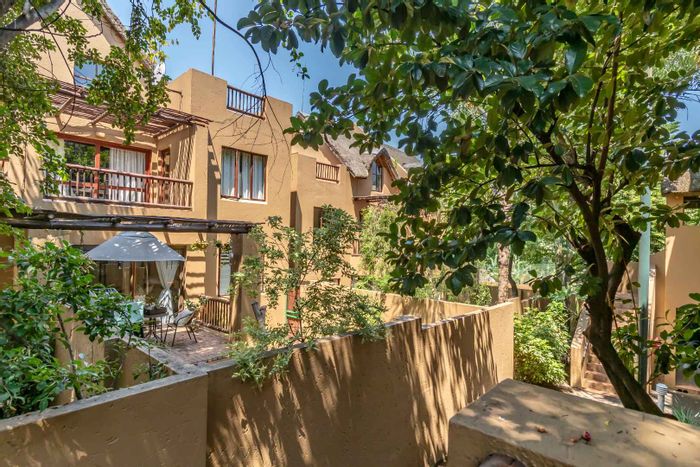 Property #2106299, Townhouse for sale in Douglasdale