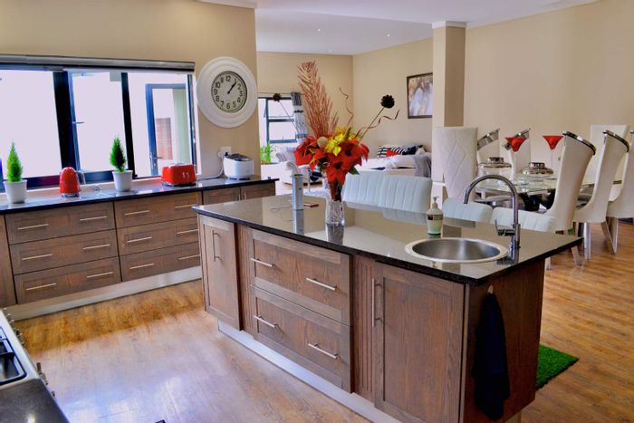 3-Bedroom House To Rent in Hazeldean with staff accommodation and community amenities.