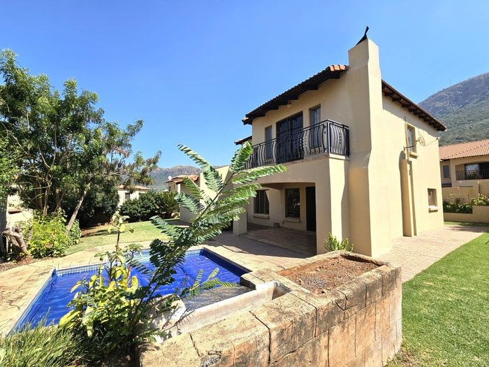 Property #2227415, Townhouse for sale in Hartbeespoort Central