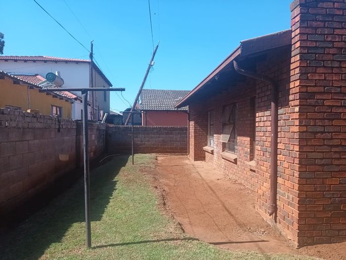 Property #2247729, House for sale in Vosloorus