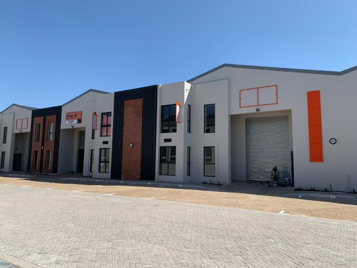 Industrial Unit To Rent in Kraaifontein Central with 3-phase power and roller door.