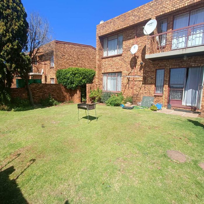 Property #2179640, Townhouse for sale in Zwartkop