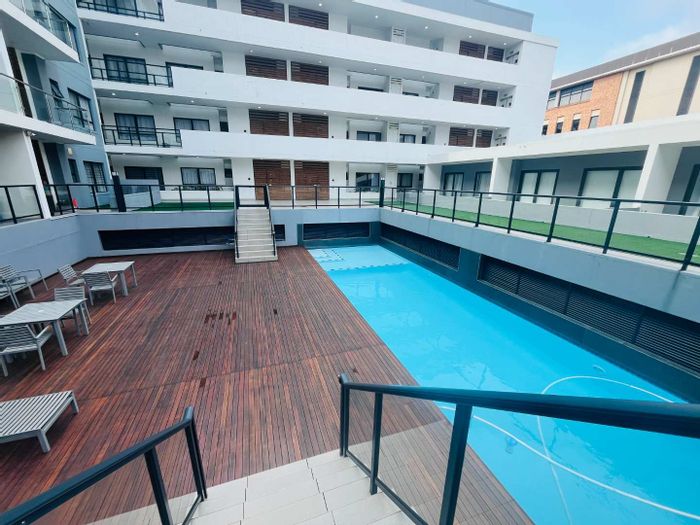 Umhlanga Ridge Apartment To Rent: 1-bedroom, gym, pool, private entrance, 2 parking bays.