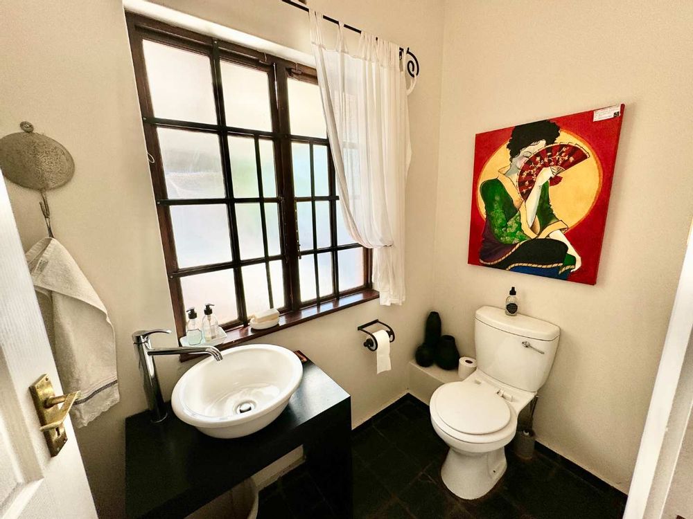 Mount Moreland House For Sale 2 homes, 4 flatlets, strong rental