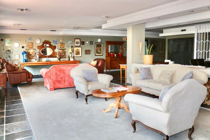 For Sale: Apartment in Royal Ascot with gym, communal garden, and private balcony.