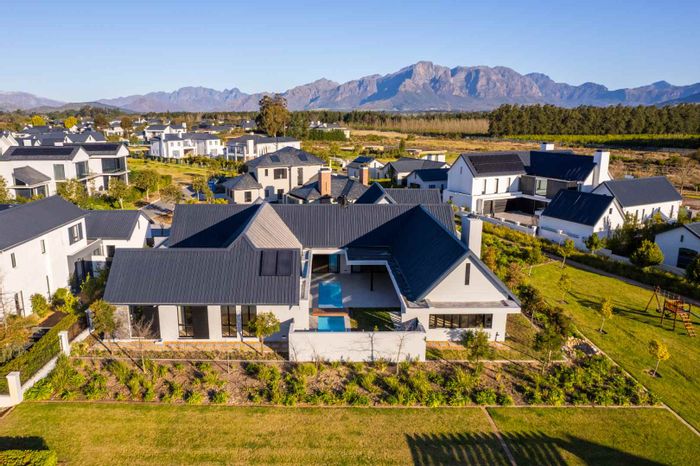 Val De Vie Estate House For Sale: Pool, home office, three garages, outdoor shower.