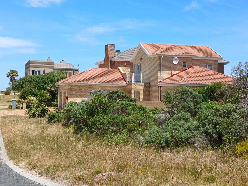 Upmarket Houses - on our side of the Street.