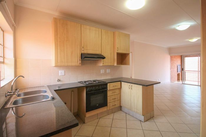 Hazeldean Apartment To Rent: 2 Beds, 2 Baths, Garage, Load-shedding-free, Balcony.