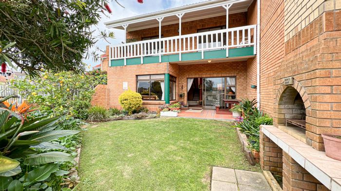 South End Townhouse For Sale: 3 beds, garage, valley views, secure community.