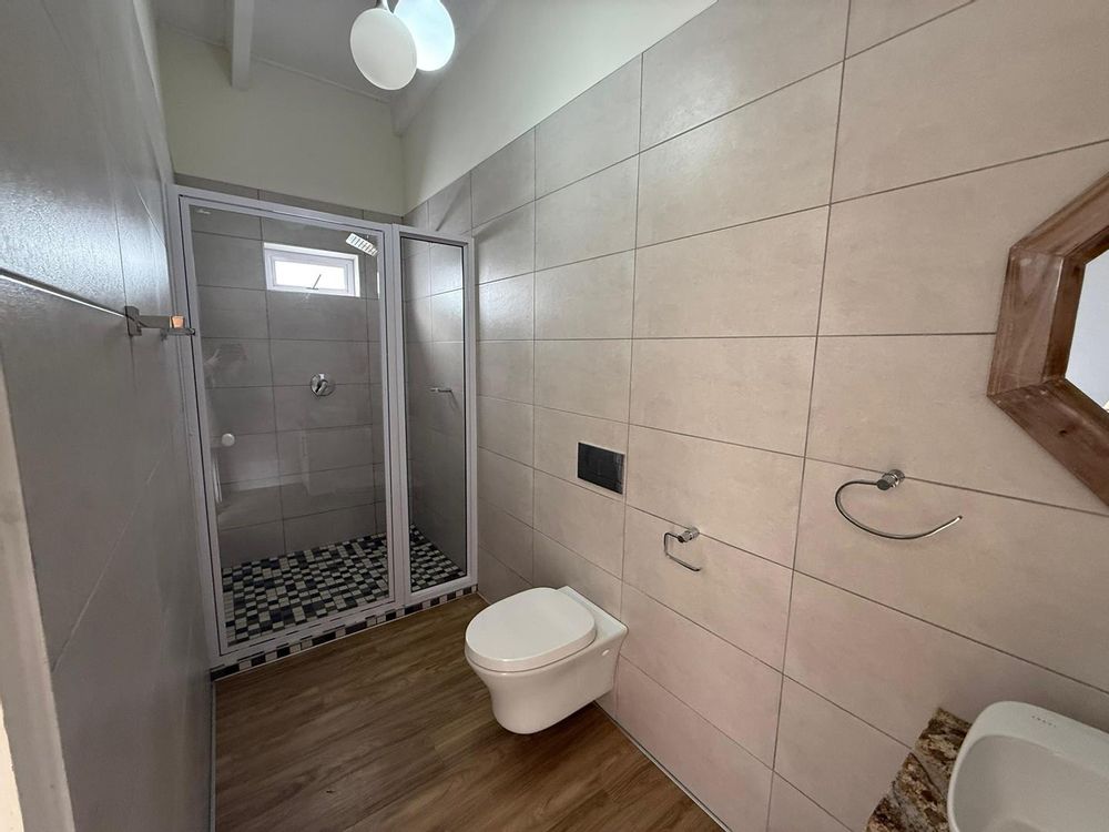 Bedroom 2. en-suit bathroom